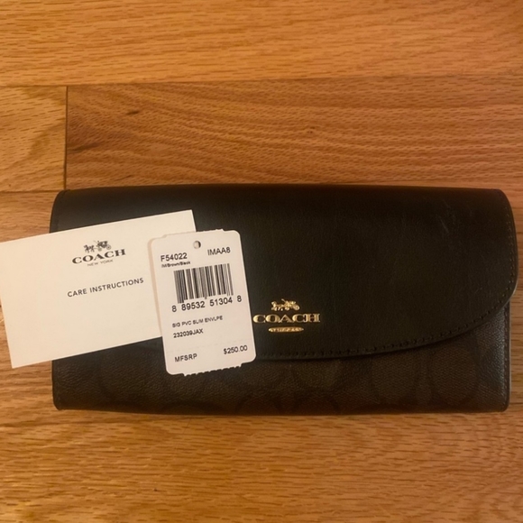 BEAUTIFUL COACH WALLET NWT!!! - Picture 1 of 6